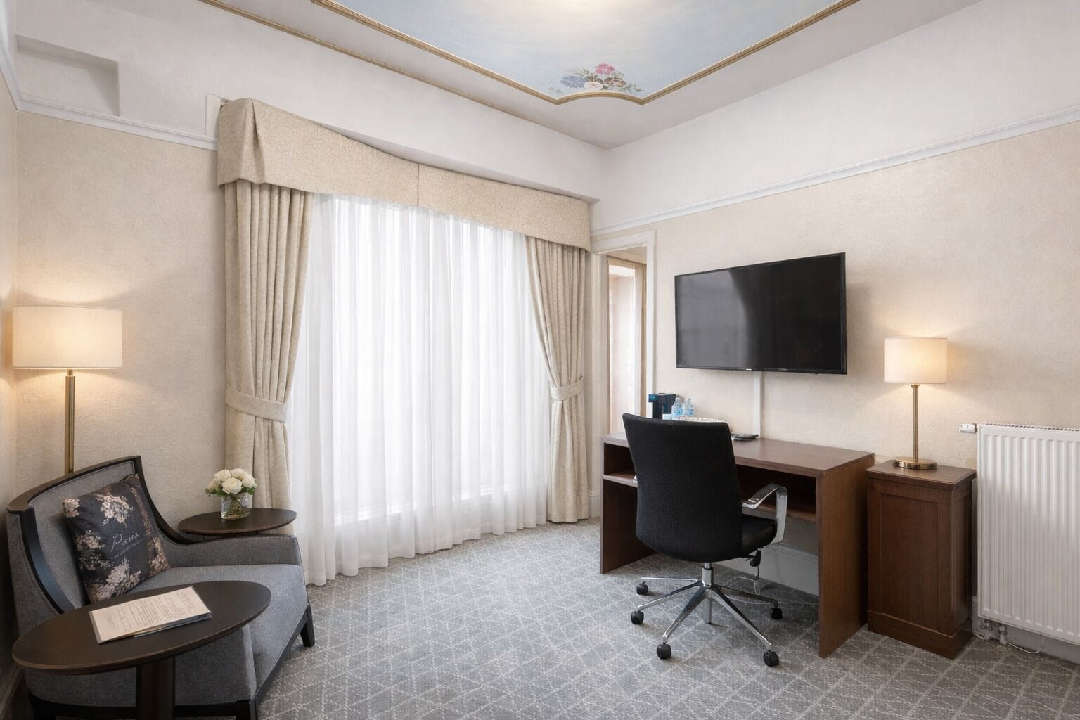 Suite Junior | Area keluarga | TV layar datar