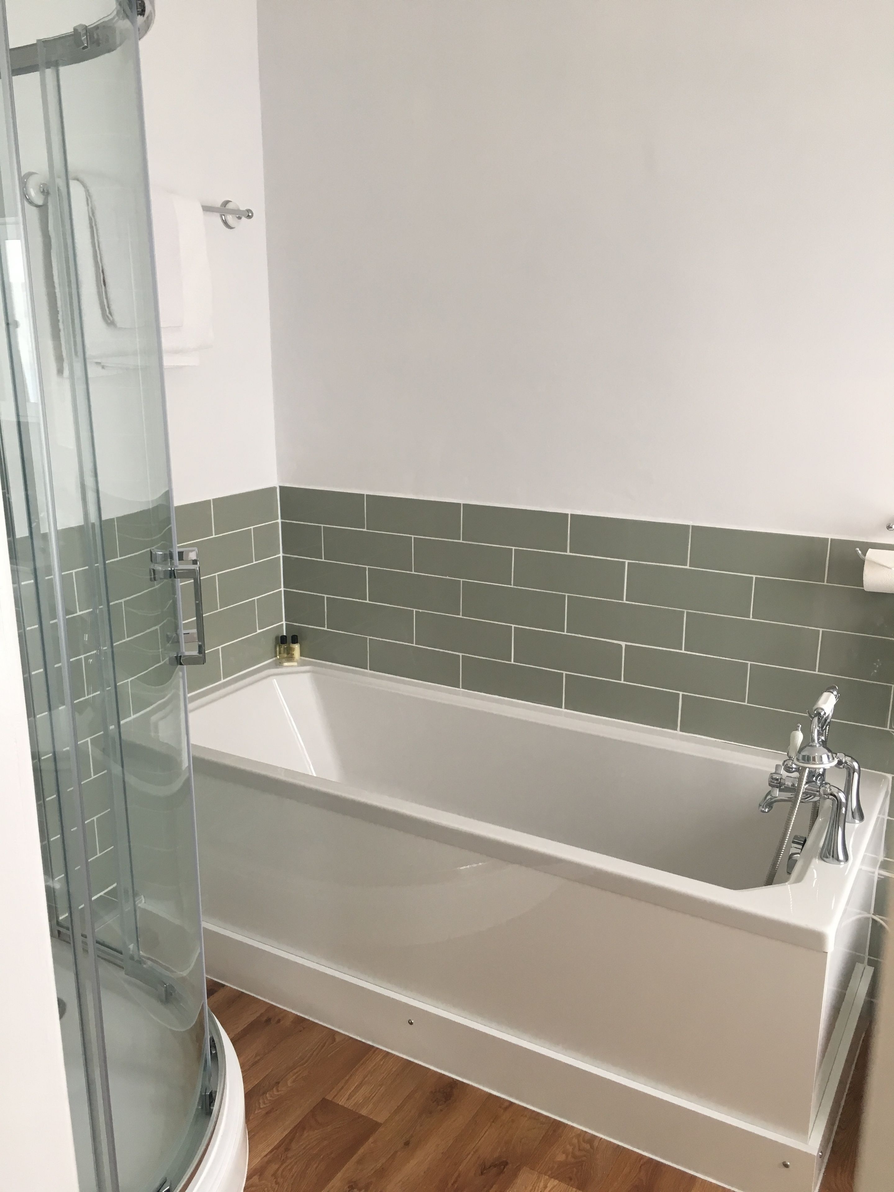 deep-soaking bathtub