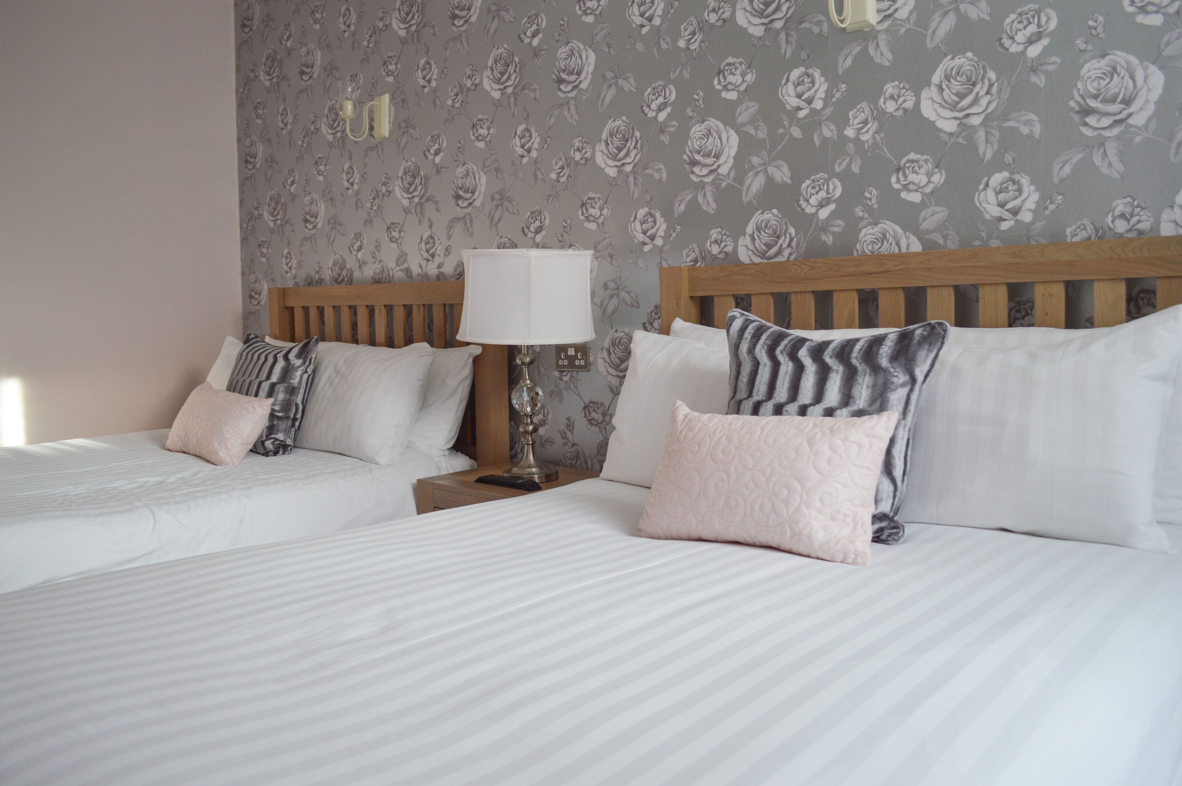 Decoración personalizada, muebles diferentes y escritorio 