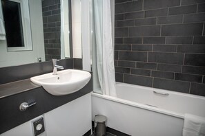 Hair dryer, towels - Tara Lodge (Belfast)