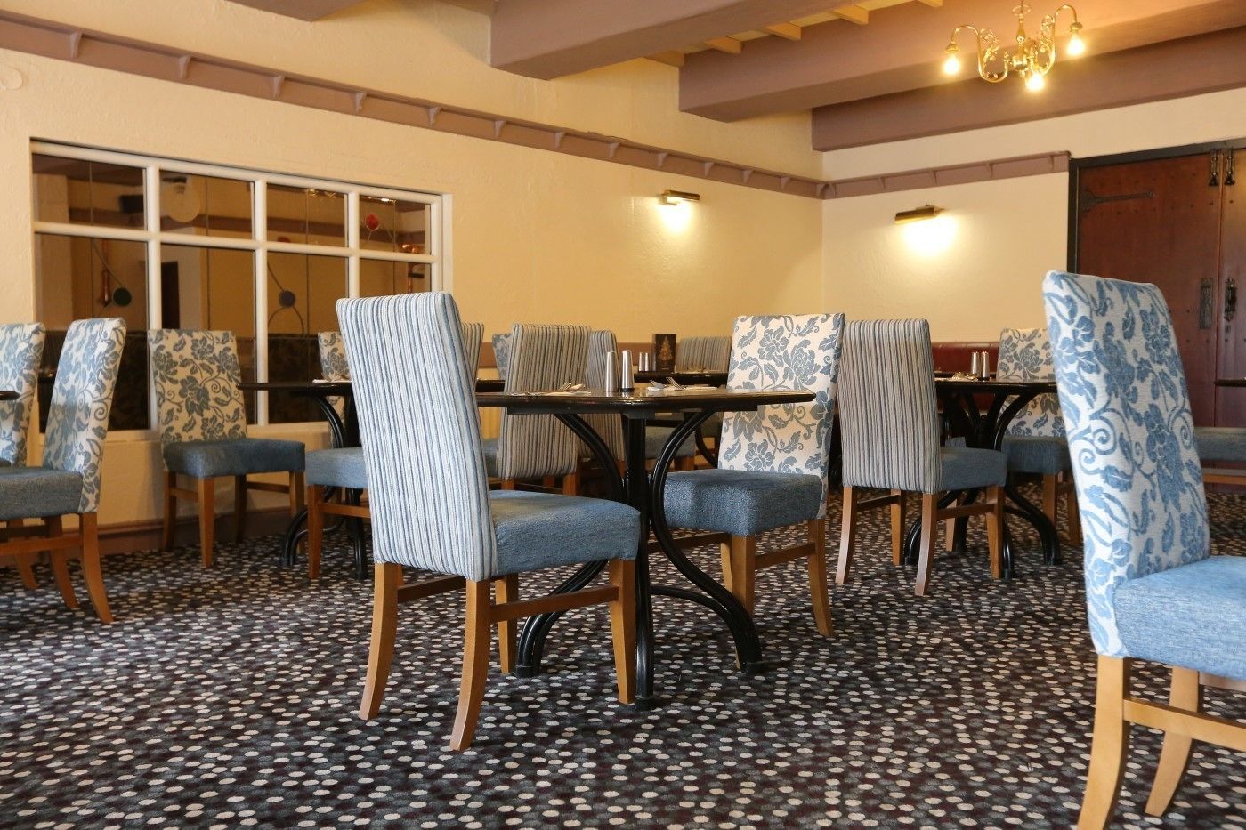 lunch and dinner served