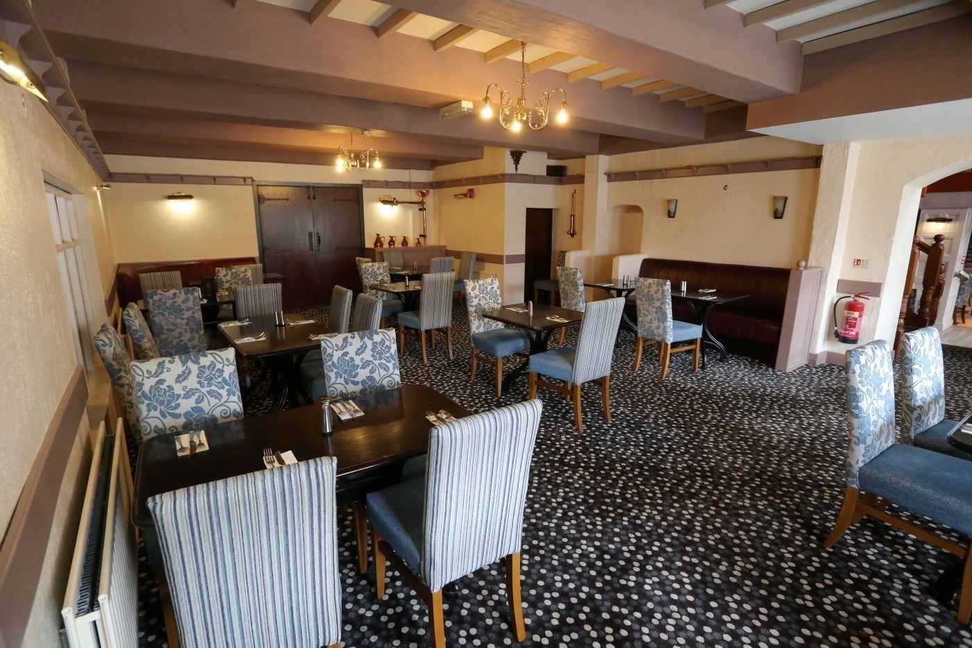 lunch and dinner served