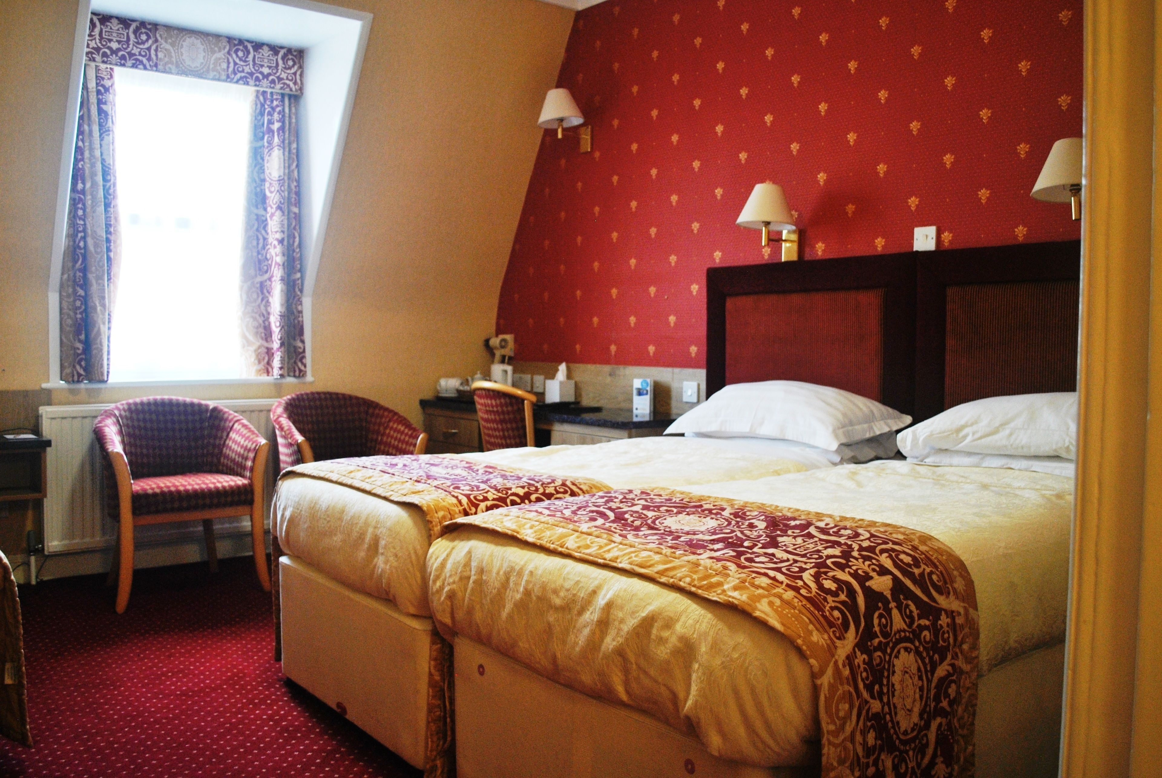 Desk, laptop workspace, free WiFi, bed sheets