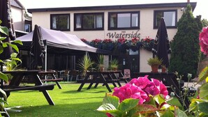 Terrace/patio - The Waterside Hotel Inverness (Inverness)