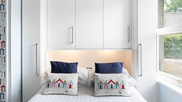 Comfort Double Room, Ensuite | Iron/ironing board, free WiFi, bed sheets