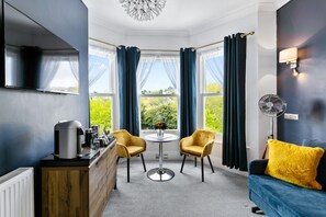 Executive Suite, Ensuite (The Torre Suite) | Iron/ironing board, free WiFi, bed sheets