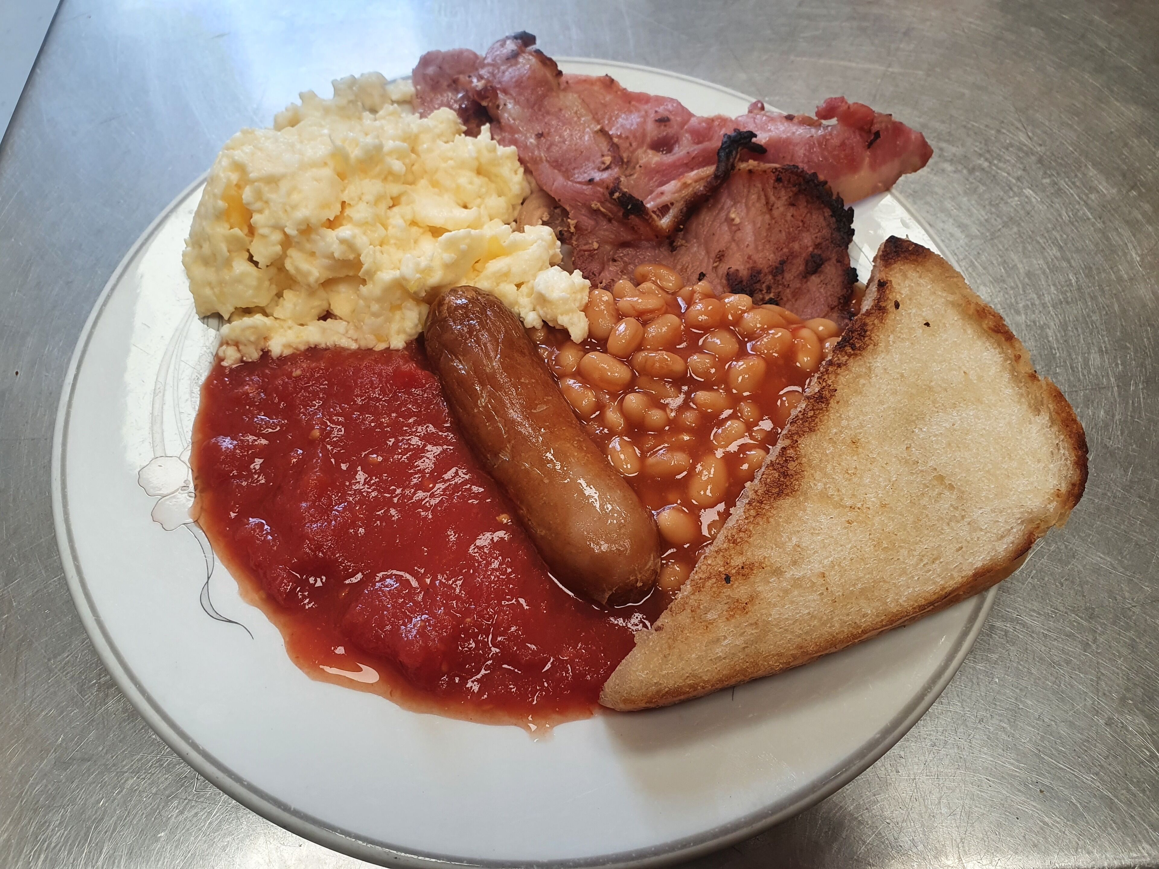free daily english breakfast