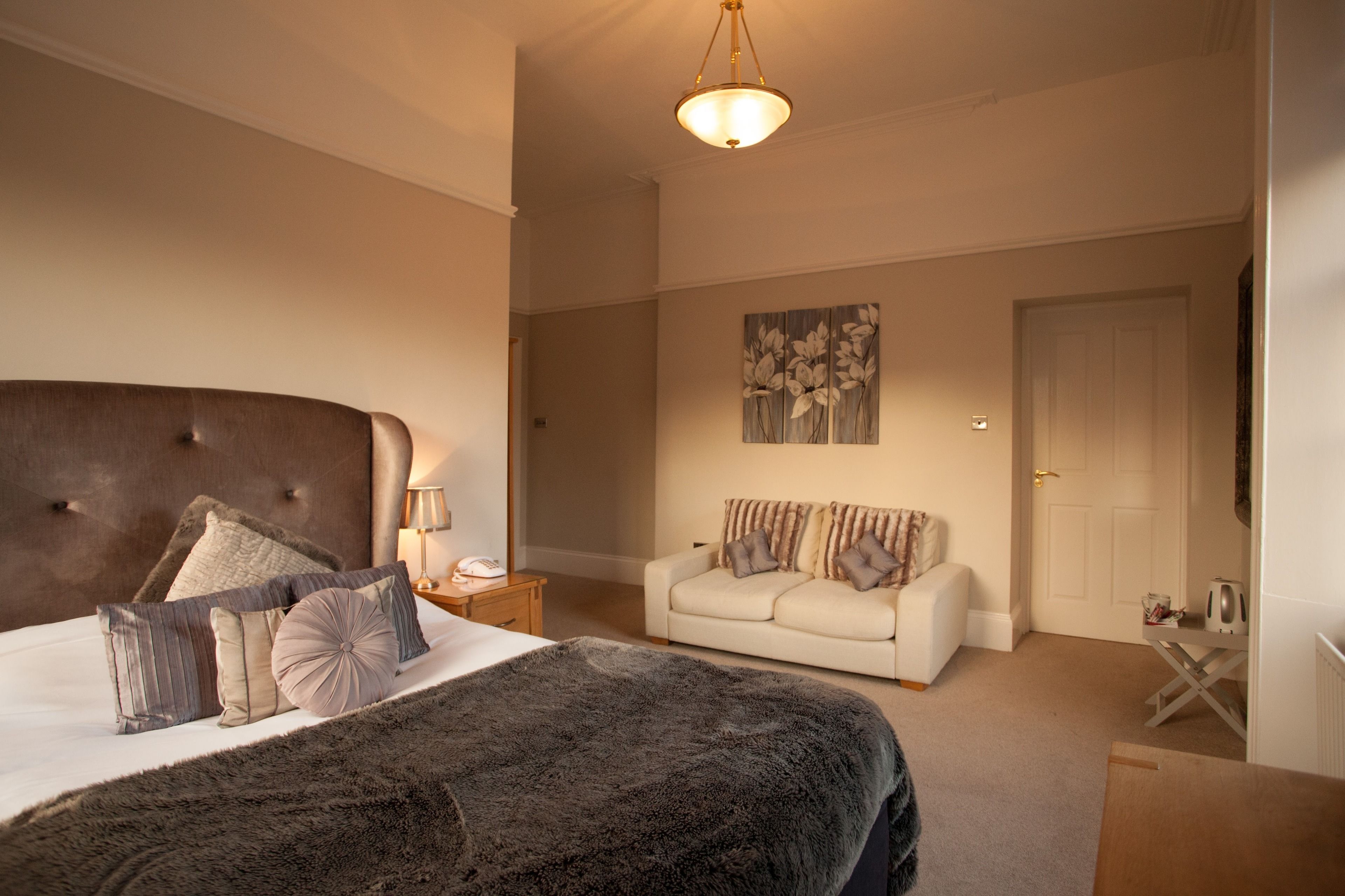 executive double room | desk, iron/ironing board, free wifi, bed sheets