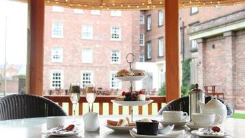 Breakfast, lunch, dinner served; British cuisine