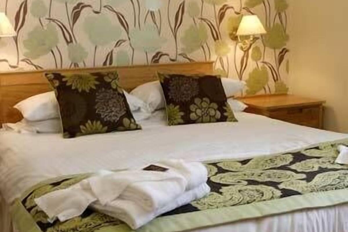 Individually decorated, individually furnished, desk, blackout drapes