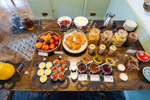 Daily English breakfast (GBP 16 per person)