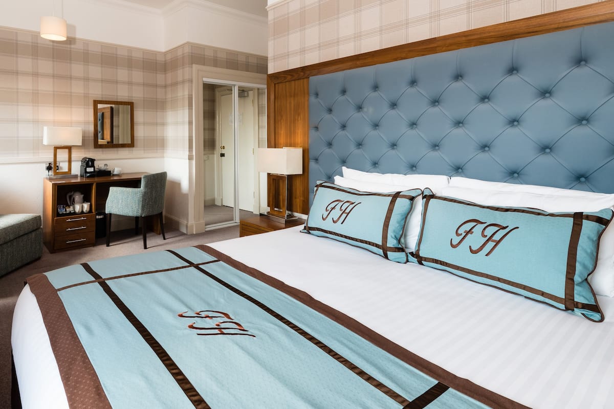 King Room | Premium bedding, in-room safe, individually decorated, desk