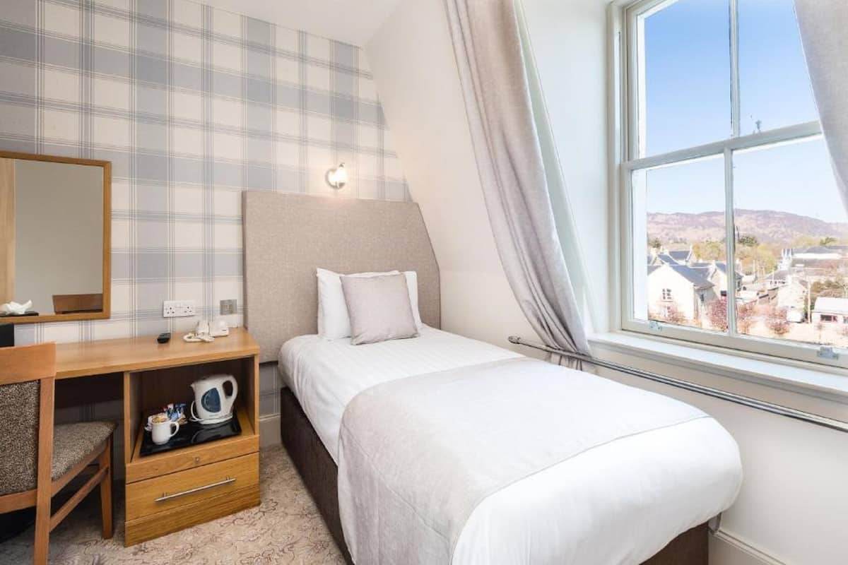 Single Room | Premium bedding, in-room safe, individually decorated, desk