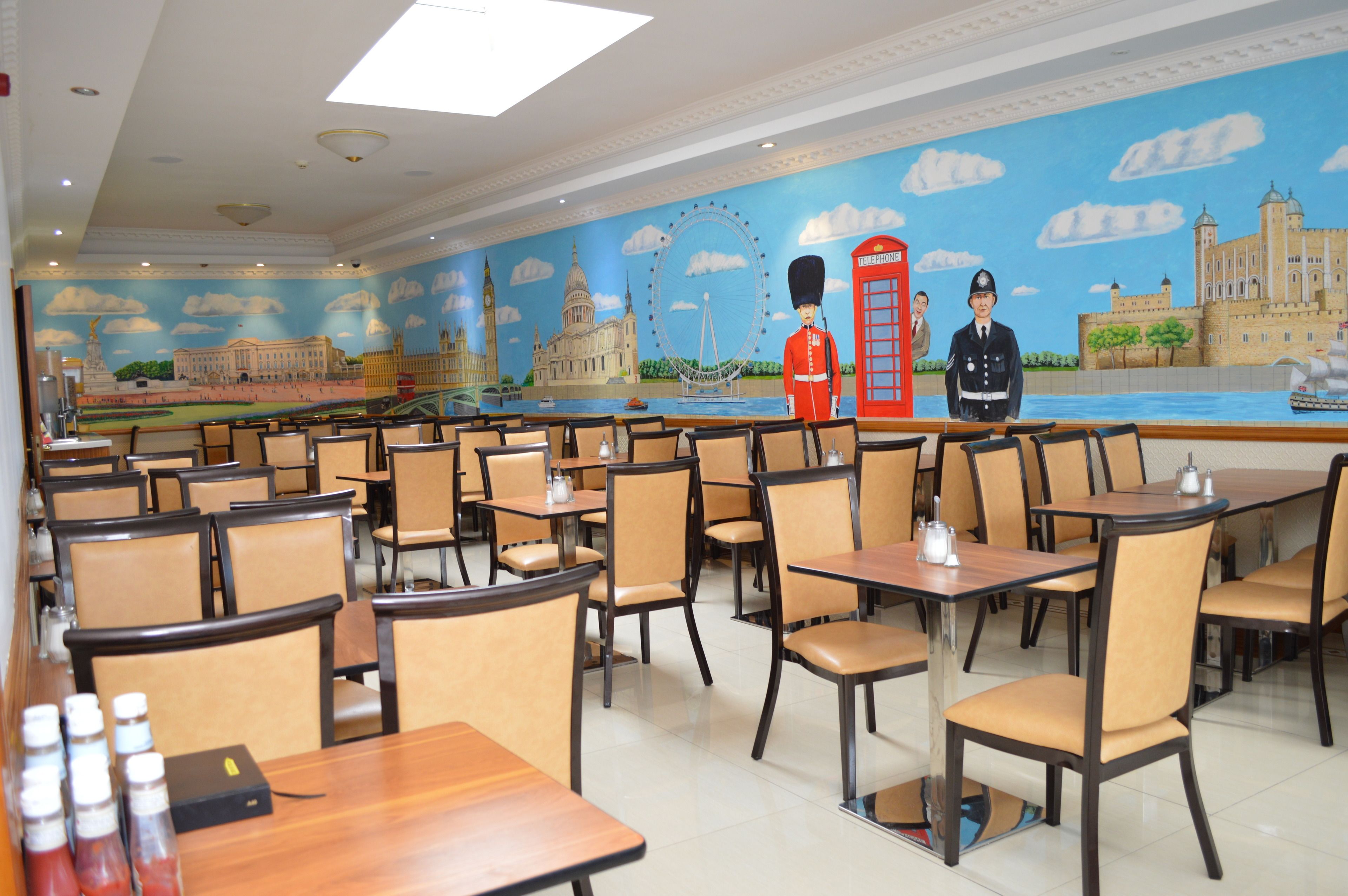 Daily cooked-to-order breakfast (GBP 7 per person)