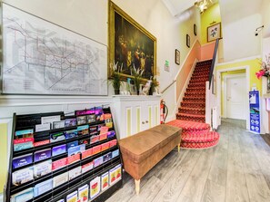 Lobby - Grantly Hotel, London Shepherd's Bush (London)