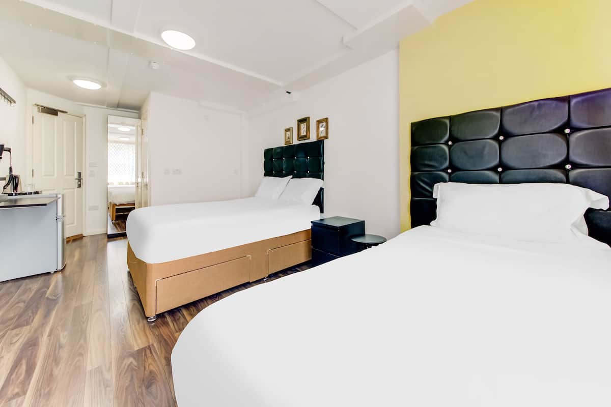 Deluxe Quadruple Room
