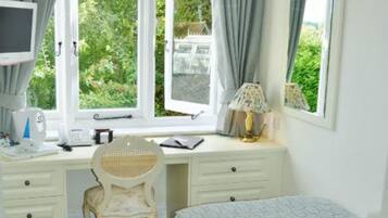 Basic-Einzelzimmer, 1 Einzelbett | Kostenloses WLAN, BettwÀsche