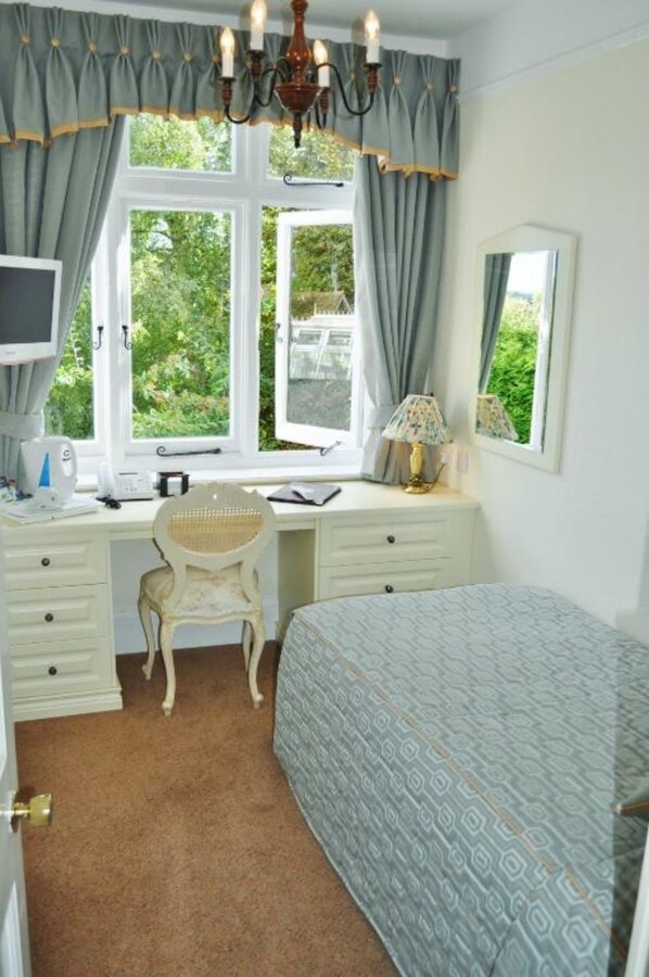 Basic-Einzelzimmer, 1 Einzelbett | Kostenloses WLAN, Bettwäsche