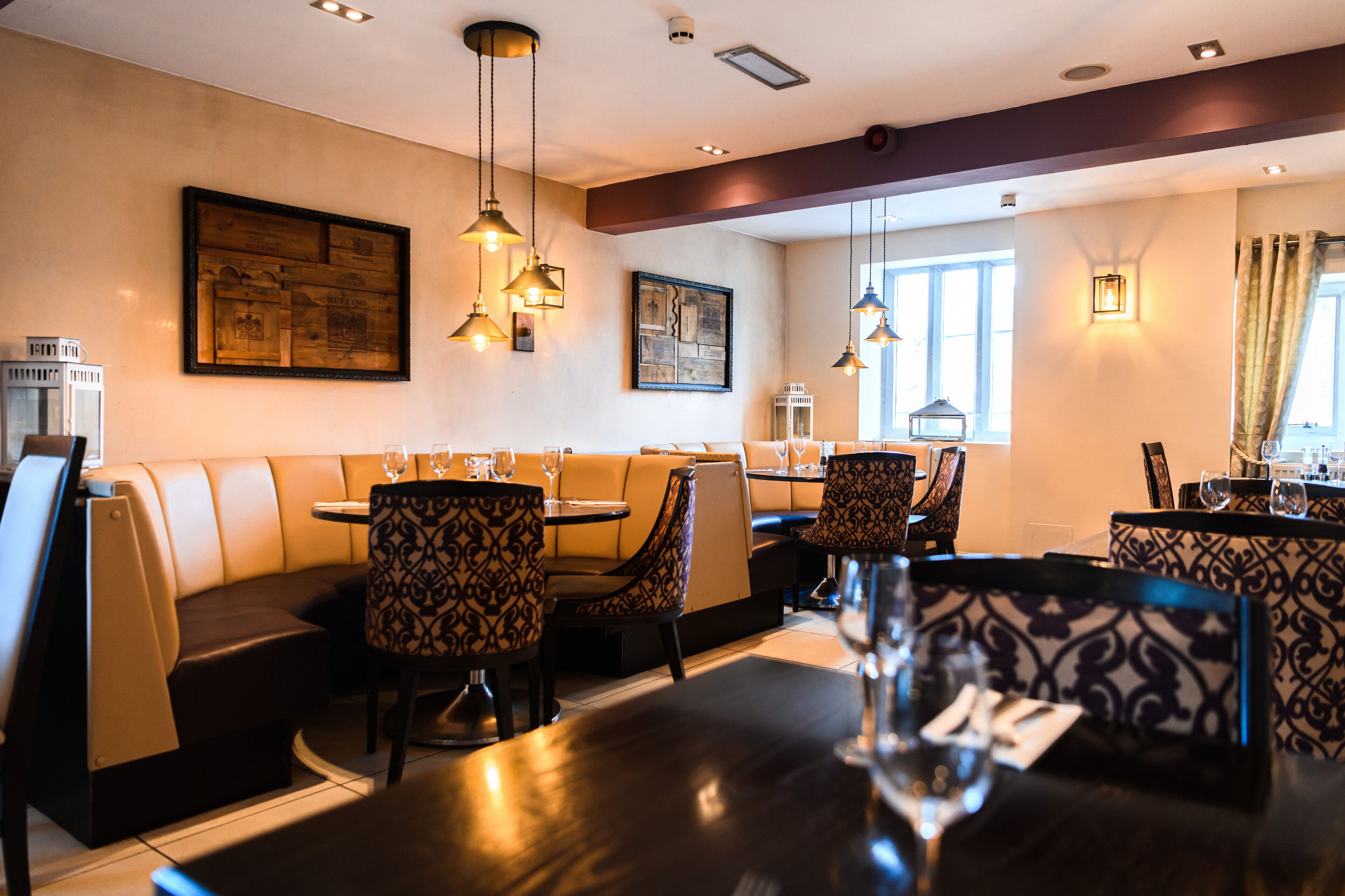 breakfast, lunch, dinner served; british cuisine