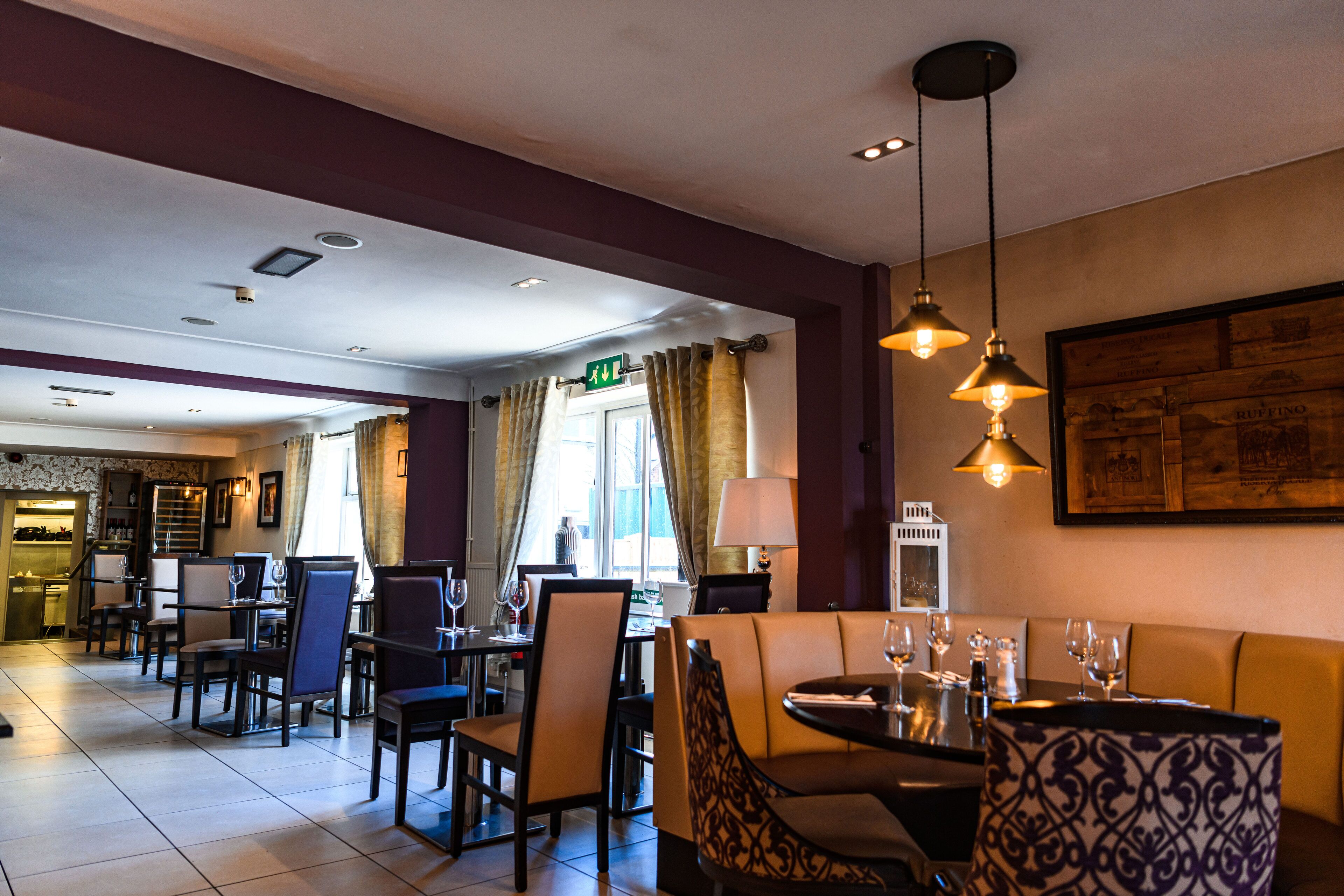 breakfast, lunch, dinner served; british cuisine