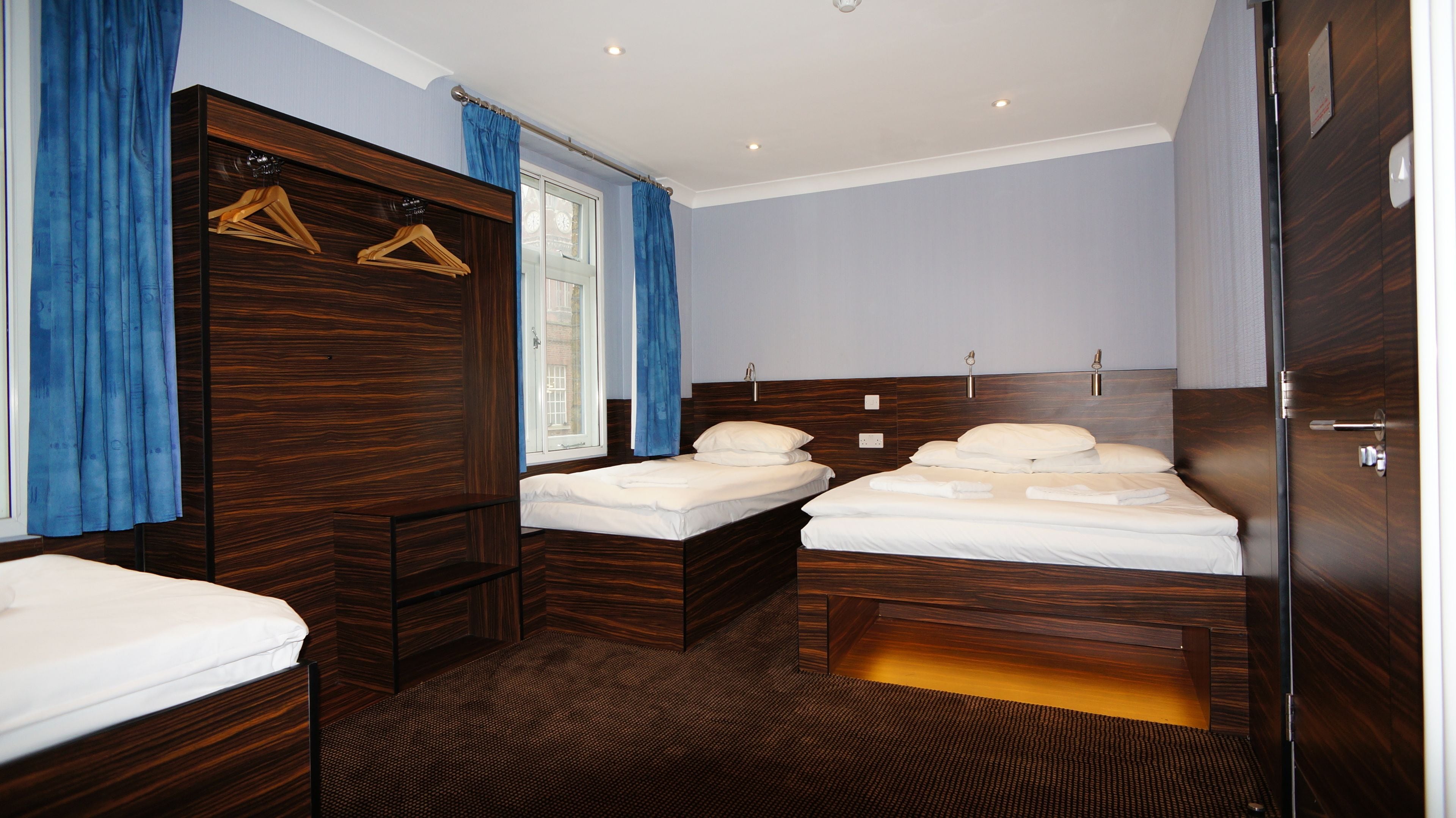 Photo - Crestfield Hotel