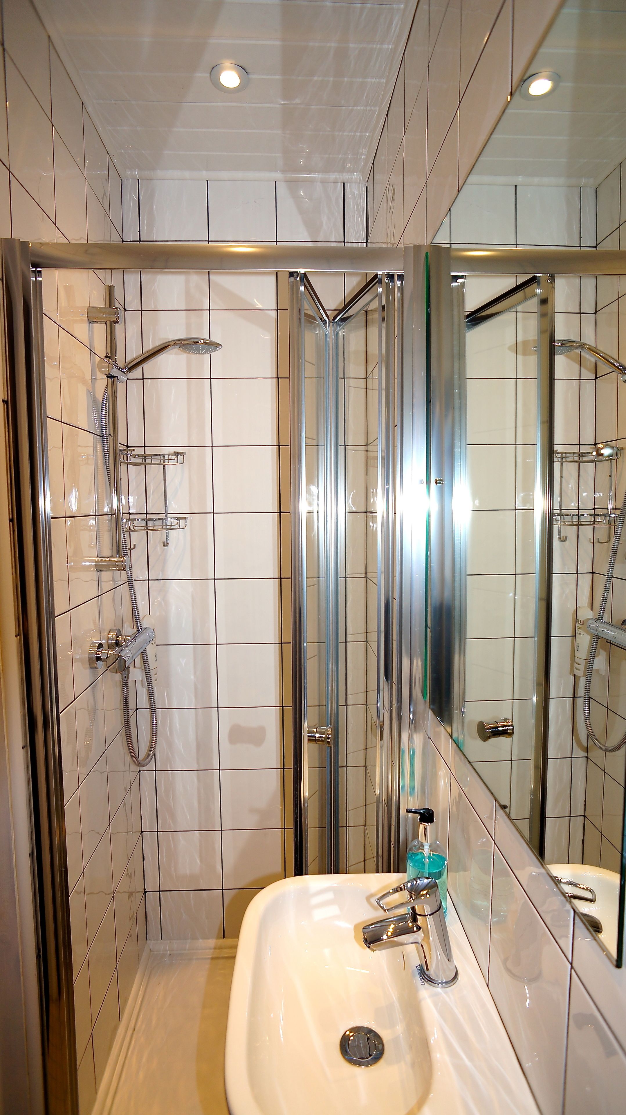 Photo - Crestfield Hotel