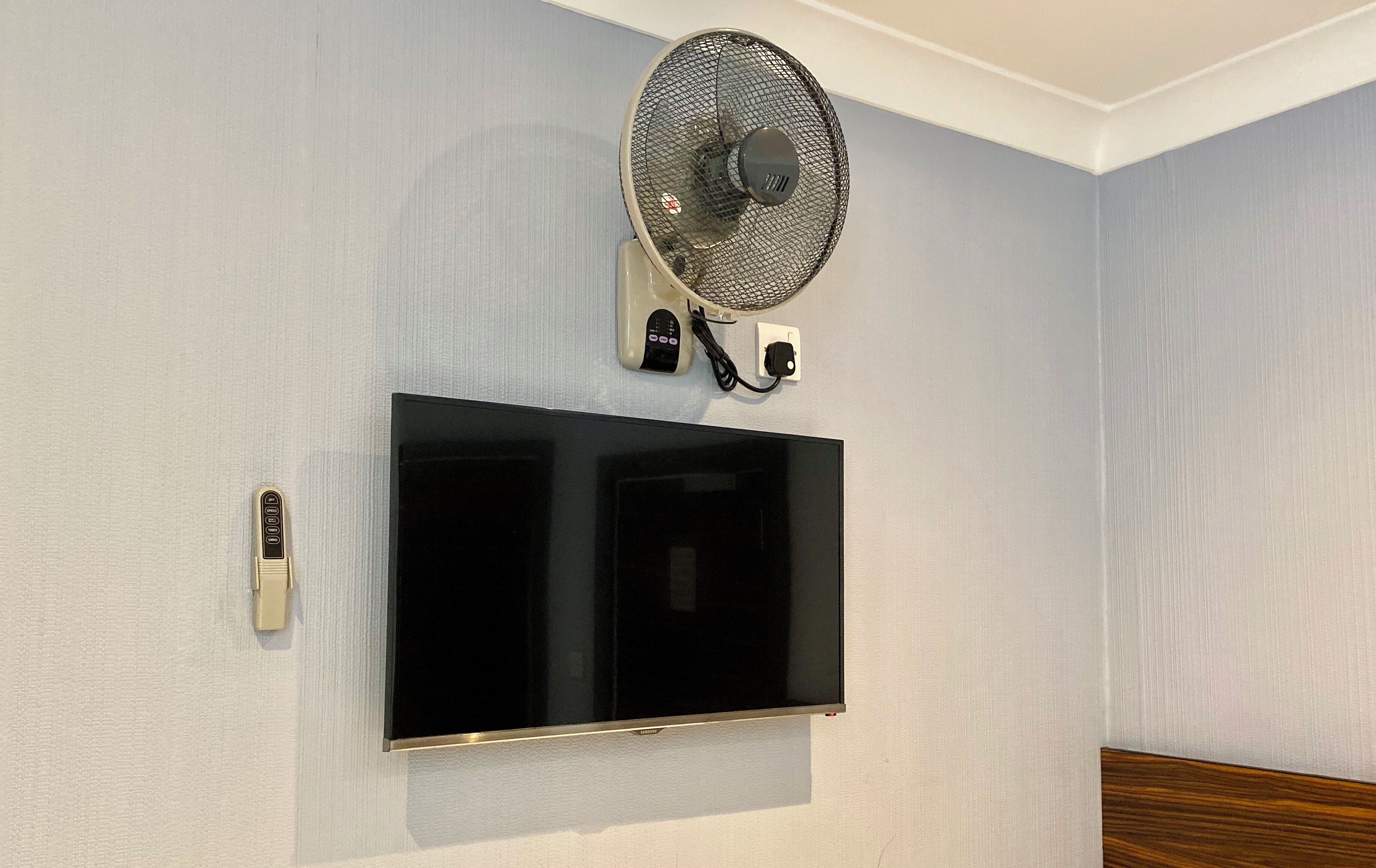 Photo - Crestfield Hotel