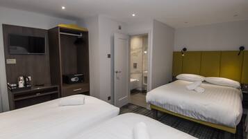 Quadruple Room | Premium bedding, iron/ironing board, free WiFi, bed sheets