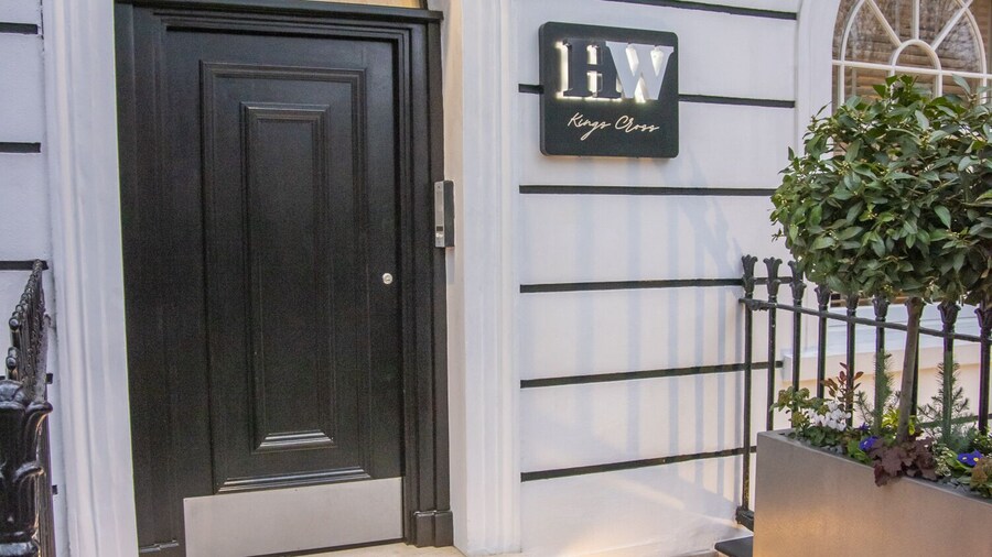 Howard Winchester Hotel