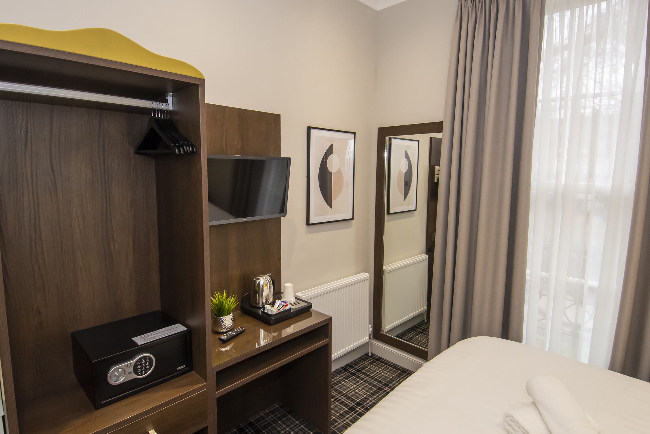 Photo - Howard Winchester Hotel