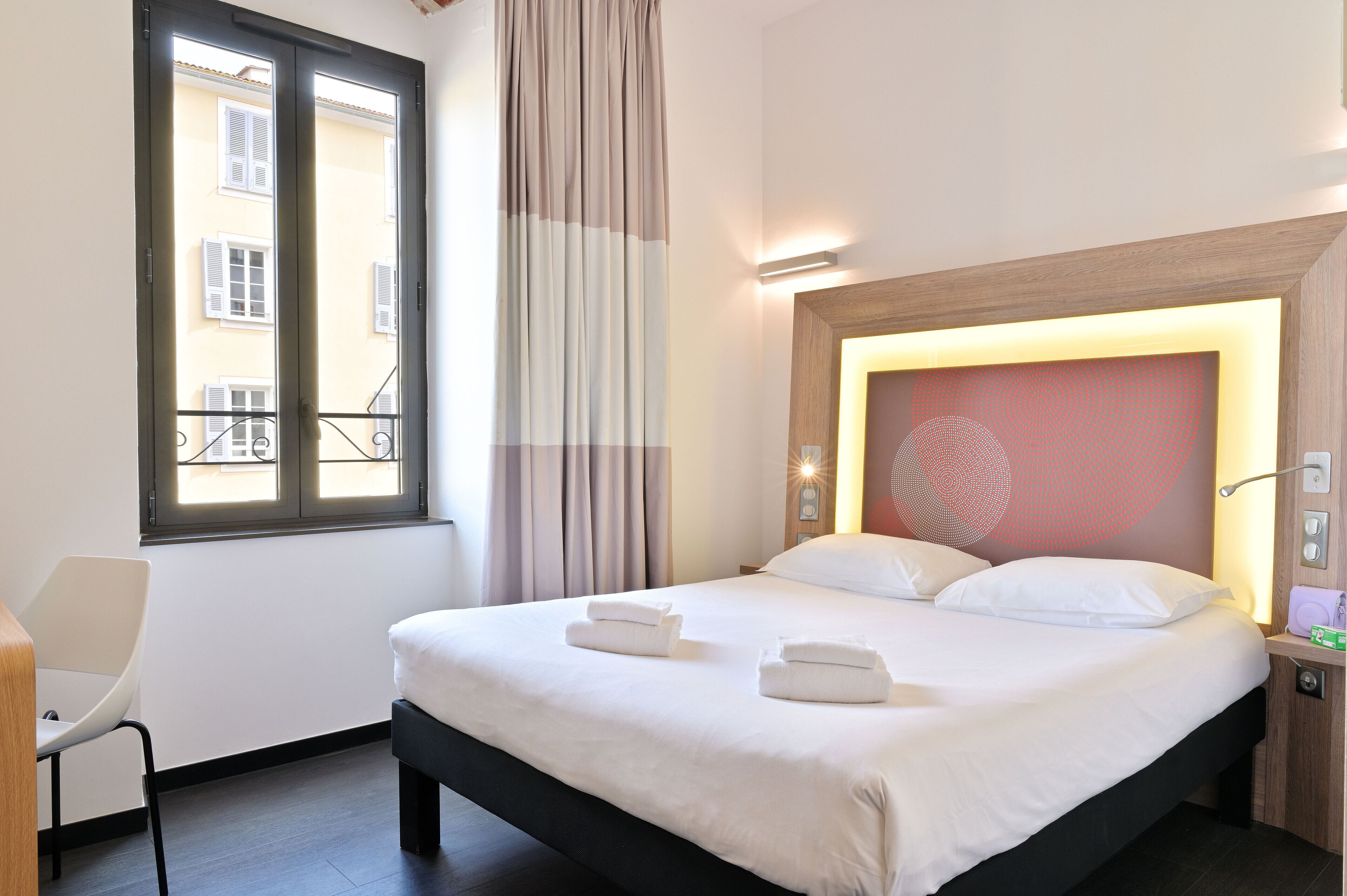 Standard Double Room | 1 bedroom, desk, soundproofing, free WiFi