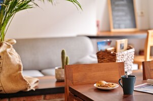 Desayuno buffet todos los días (con cargo)