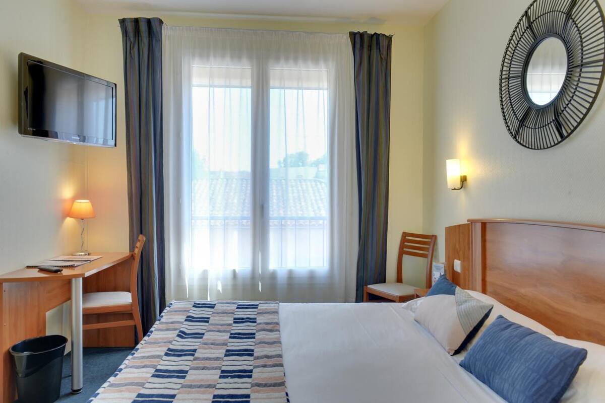 1 bedroom, in-room safe, individually decorated, individually furnished