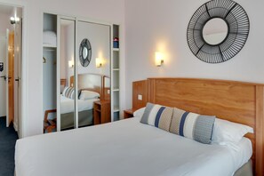 Zimmersafe, individuell dekoriert, individuell eingerichtet