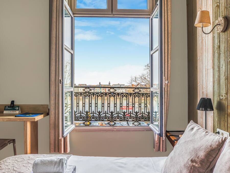 Double Room, 1 Double Bed, River View | Desk, free WiFi, bed sheets