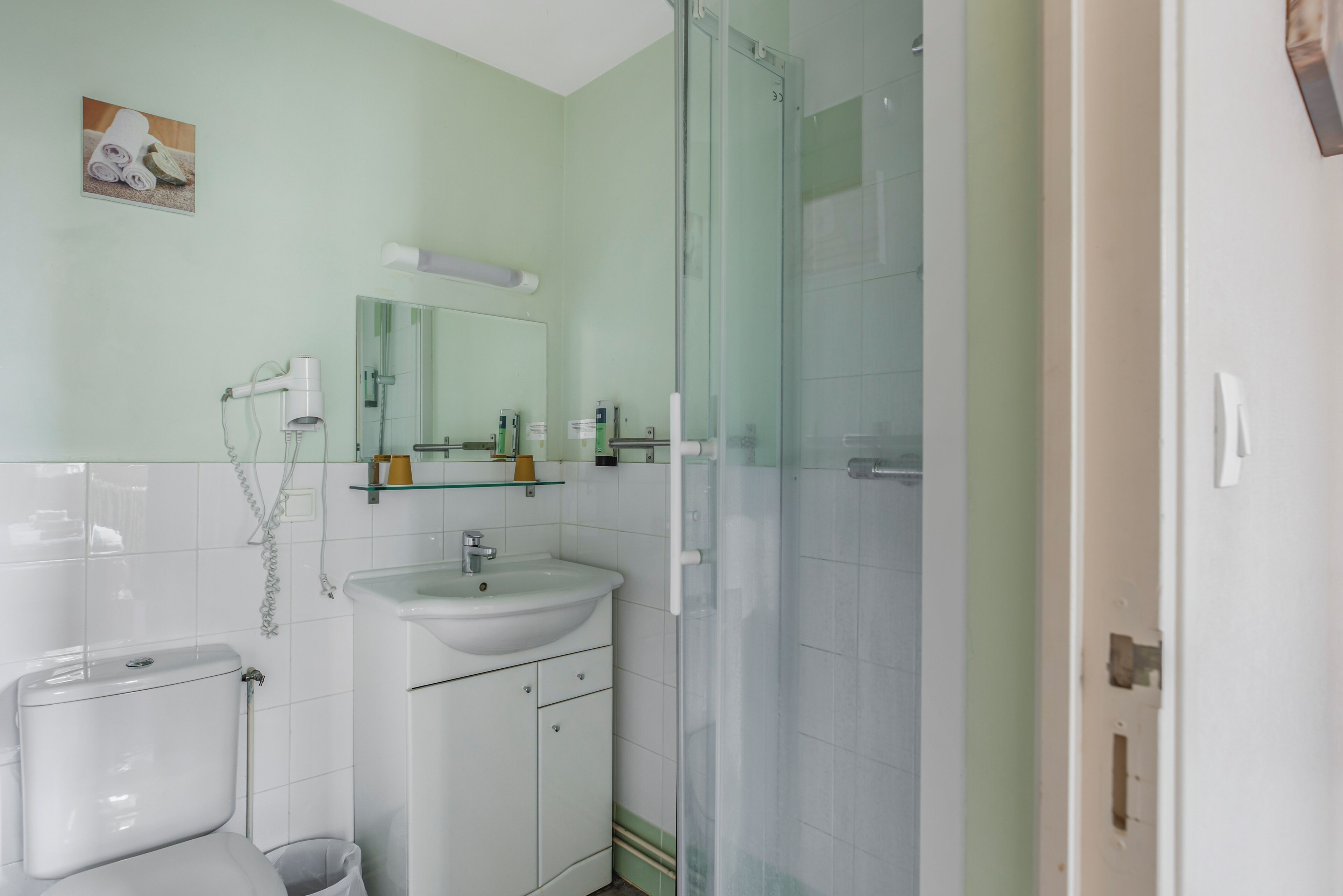 Standard Double Room, 1 Double Bed | Bathroom | Hair dryer, towels