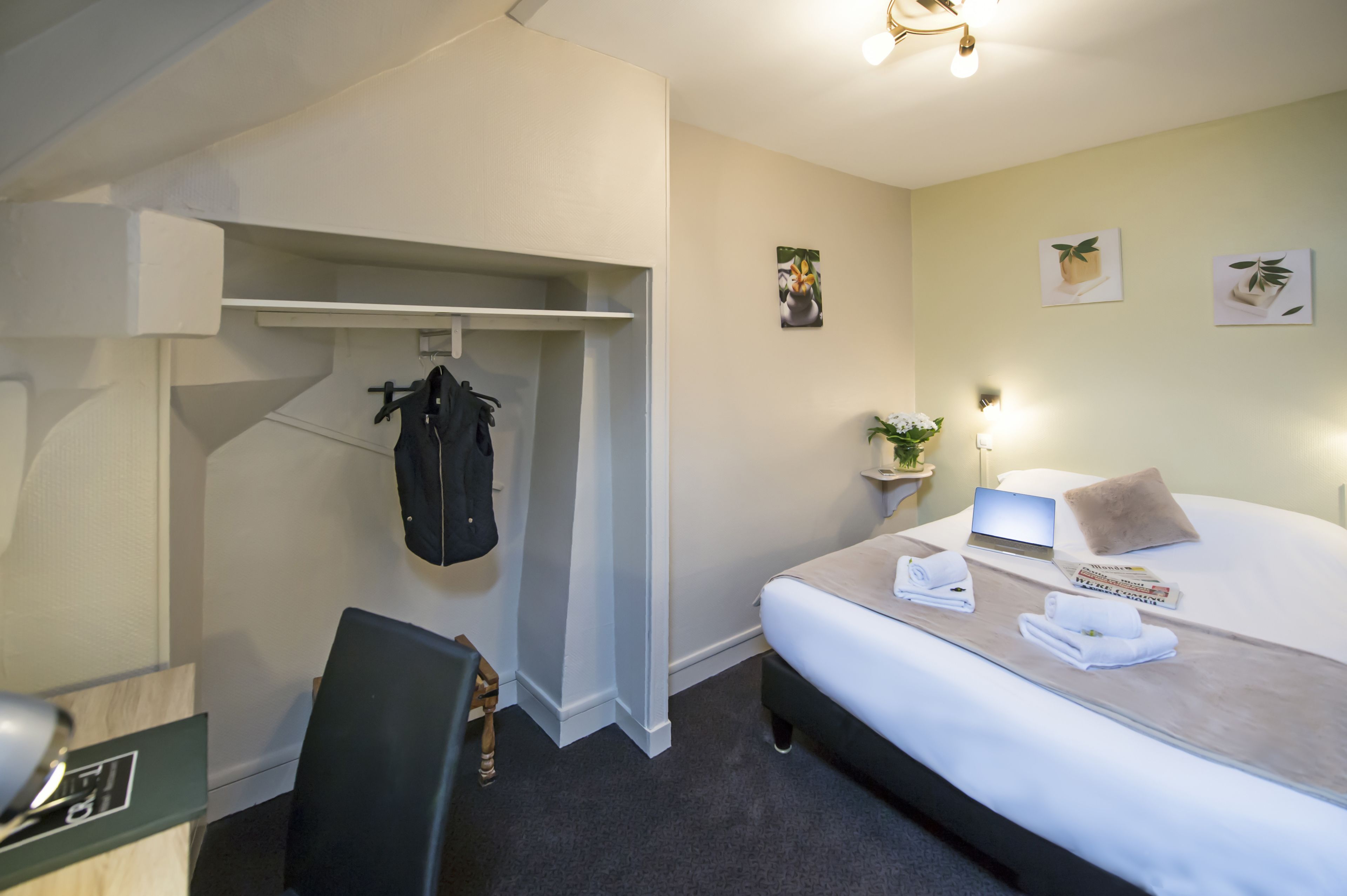 Phòng Economy | Bàn, truy cập Internet không dây miễn phí, bộ trải giường 