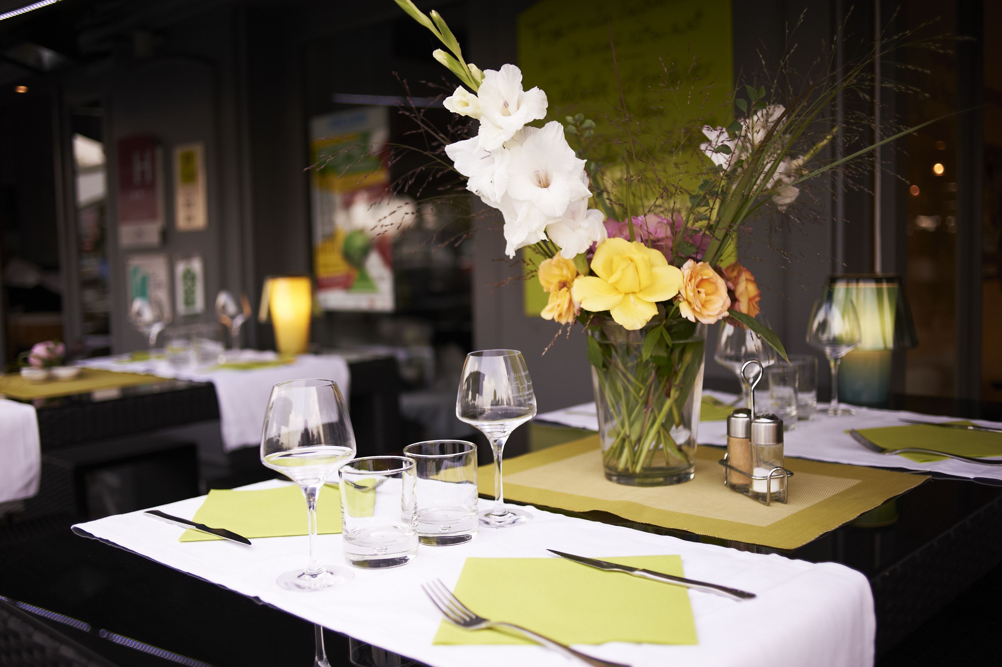 Breakfast, lunch, dinner served; French cuisine 