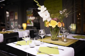 Breakfast, lunch and dinner served - Logis Hotel Restaurant Cristal (Saumur)
