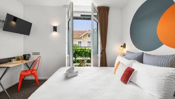 Habitación doble clásica, 1 cama matrimonial | Decoración personalizada, muebles diferentes y escritorio