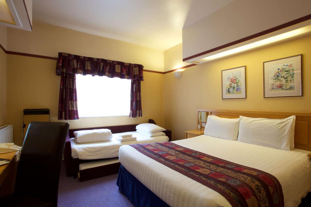In-room safe, desk, iron/ironing board (on request), free WiFi
