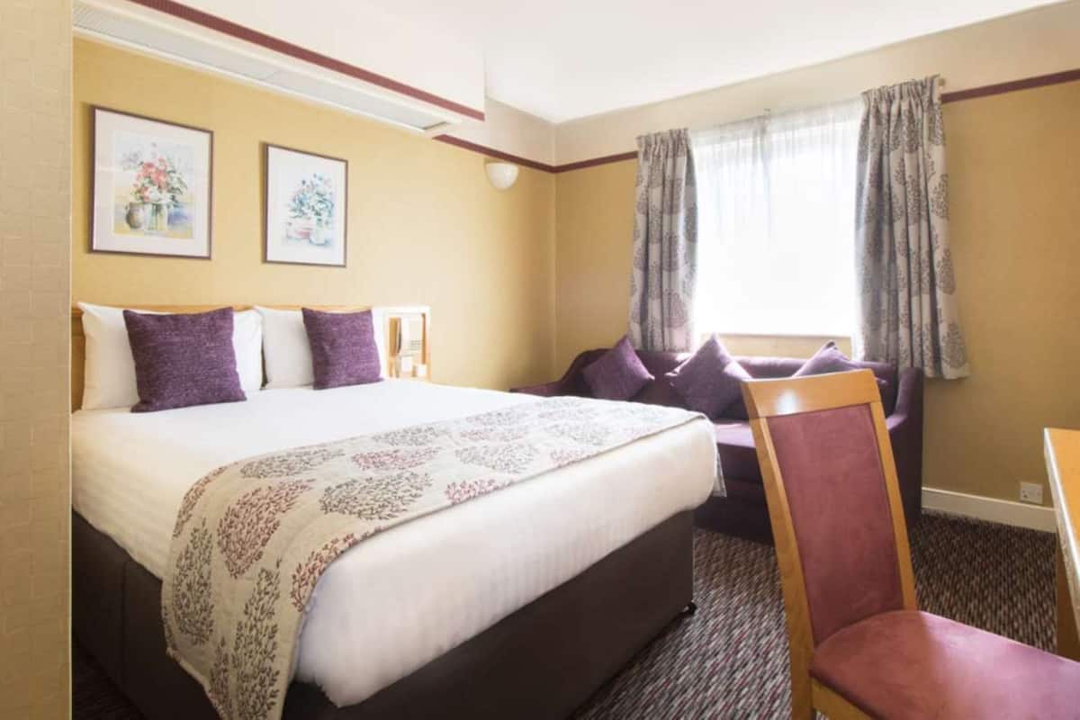 In-room safe, desk, iron/ironing board (on request), free WiFi