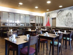 Breakfast, lunch, dinner served; international cuisine  - Derby Station Hotel, Sure Hotel Collection by Best Western (Derby)