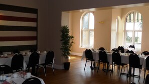 Interior detail - Esplanade Hotel - Clacton On Sea (Beachfront Hotel) by OYO (Clacton-on-Sea)