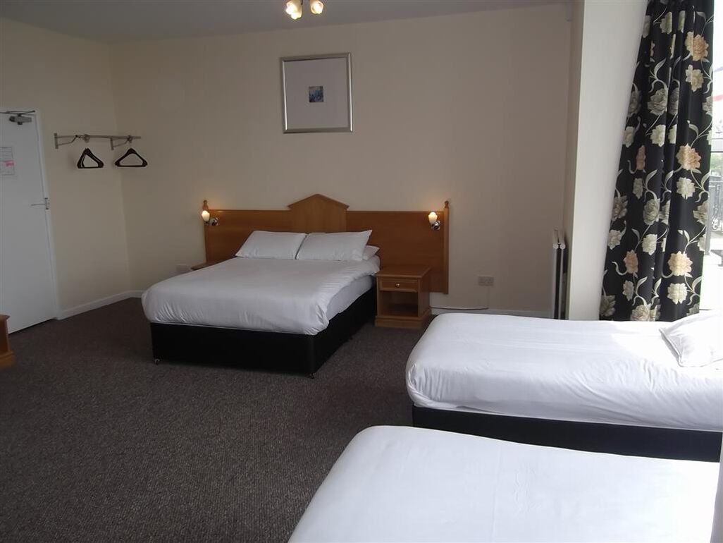 Standard Family of 4 room with view | Roupas de cama premium, roupa de cama