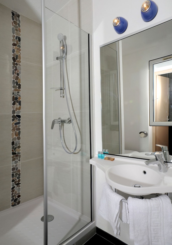 Shower, towels