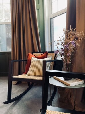 Premium Room, 1 King Bed, Valley View | Premium bedding, iron/ironing board, free WiFi, bed sheets