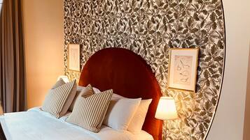 Premium Room, 1 King Bed, Valley View | Premium bedding, iron/ironing board, free WiFi, bed sheets