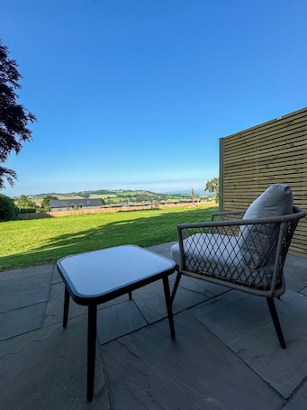 Luxury Studio Suite, Garden View | Terrace/patio