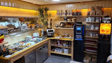 Daily buffet breakfast (EUR 10.90 per person)